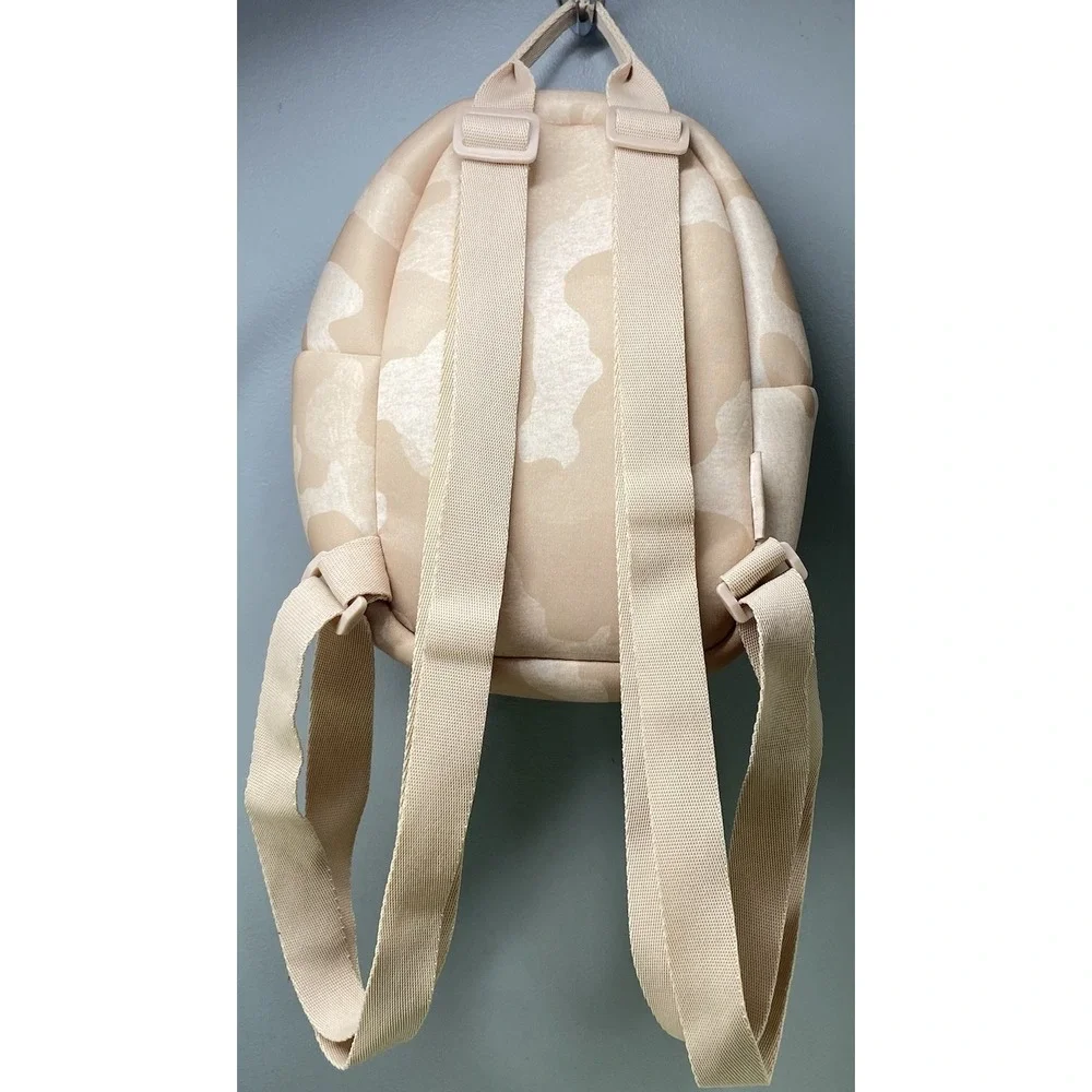Reebok Align Womens/girls Mini Backpack in Oatmeal Mauve‎ Camo. NWOT 9x8.5x3